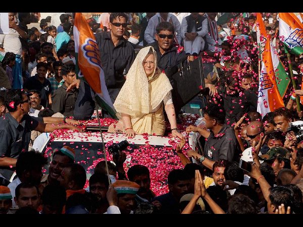 ఐసీయూలో సోనియా గాంధీ: ఆసుపత్రి వద్ద కాంగ్రెస్ నేతలు