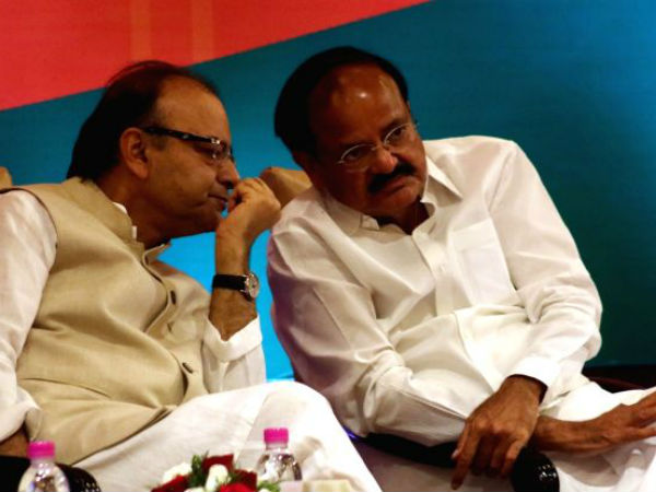 ఏదో ఒకటి తేల్చేద్దాం, నిధులకు బదులు హోదా: జైట్లీతో అమిత్ షా
