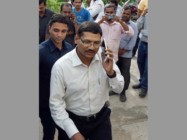 నయీంతో పోలీసులకు సంబంధాలు