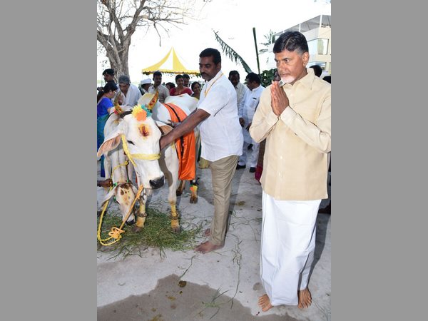 అనంతపురంలోను పుష్కర స్నానం