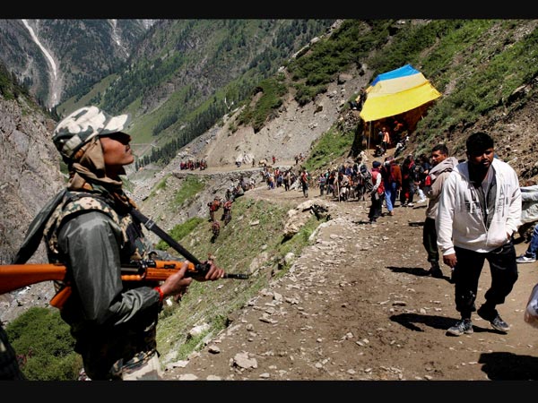 Rain blocks 136 roads in Uttarakhand Rain blocks 136 roads in Uttarakhand