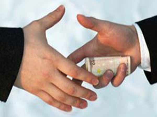Chop off hands of corrupt officers, says Goa MLA Naresh Sawal Chop off hands of corrupt officers, says Goa MLA Naresh Sawal