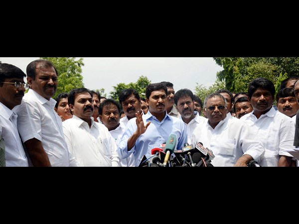 TDP, YSR Congress Lawmakers Seek Special Status For Andhra Pradesh TDP, YSR Congress Lawmakers Seek Special Status For Andhra Pradesh