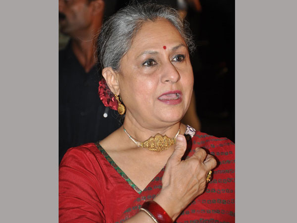 Jaya Bachchan does it again! Loses her cool on photographers for clicking her pictures Jaya Bachchan does it again! Loses her cool on photographers for clicking her pictures