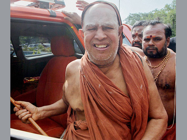 Kanchi Seer Jayendra Saraswathi Rushed to Hospital Kanchi Seer Jayendra Saraswathi Rushed to Hospital