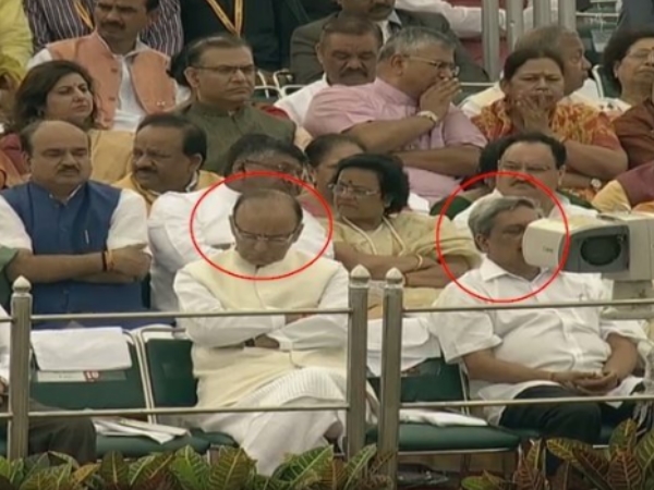Arvind Kejriwal caught 'sleeping' during PM Modi's I-Day speech; trolled on Twitter Arvind Kejriwal caught 'sleeping' during PM Modi's I-Day speech; trolled on Twitter