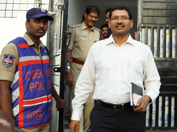SIT Chief Nagi Reddy says 19 Weapons seized gangster naeem residence SIT Chief Nagi Reddy says 19 Weapons seized gangster naeem residence