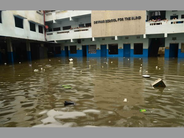 కాల్ సెంటర్ 040-21111111కు ఫిర్యాదులు