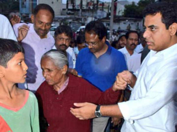 ఫొటోలు తీసేందుకు ఉత్సాహం
