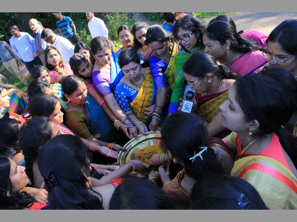 గౌరీ దేవికి పూజలు