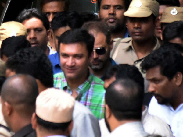Akbaruddin attends in Nampally court in murder attempt case Akbaruddin attends in Nampally court in murder attempt case