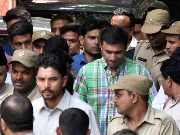 Akbaruddin attends in Nampally court in murder attempt case Akbaruddin attends in Nampally court in murder attempt case