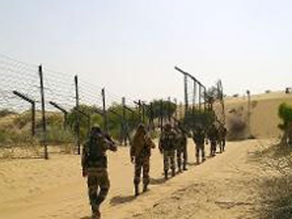Pakistan army 'exercising' near border adjoining Jaisalmer Pakistan army 'exercising' near border adjoining Jaisalmer