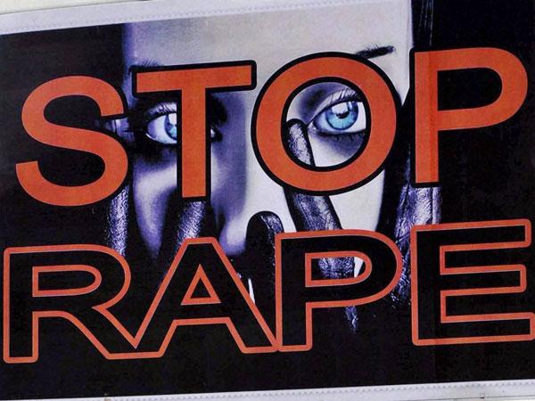 Woman gangraped near Eiffel Tower Woman gangraped near Eiffel Tower