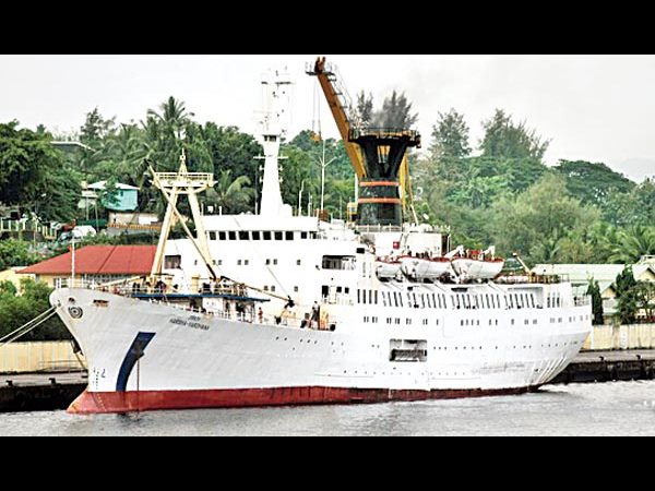 Stranded Andaman-bound ship returning to Vizag Stranded Andaman-bound ship returning to Vizag