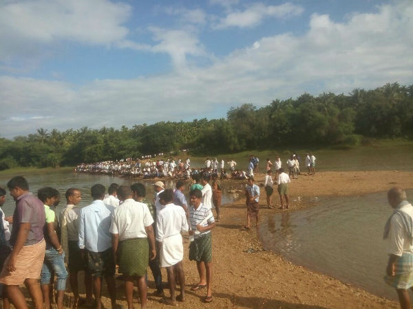 Ganesh immersion at Tunga Bhadra River, Near Shivamogga in Karnataka Ganesh immersion at Tunga Bhadra River, Near Shivamogga in Karnataka