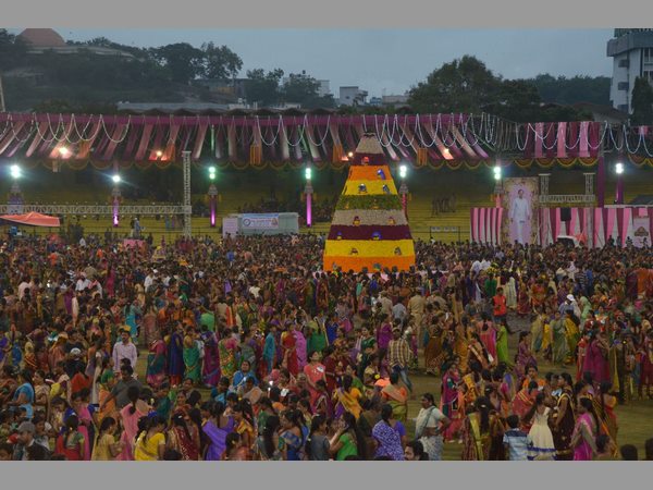 200 మంది విదేశీ మహిళలు
