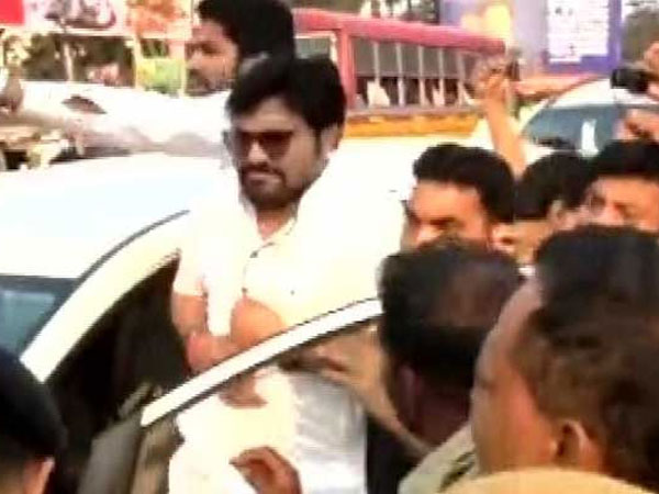 Did Minister Babul Supriyo Slap Policeman? Did Minister Babul Supriyo Slap Policeman?