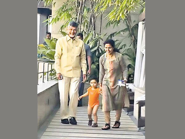 AP CM Chandrababu Spent Little Time With His Grandson Devansh AP CM Chandrababu Spent Little Time With His Grandson Devansh