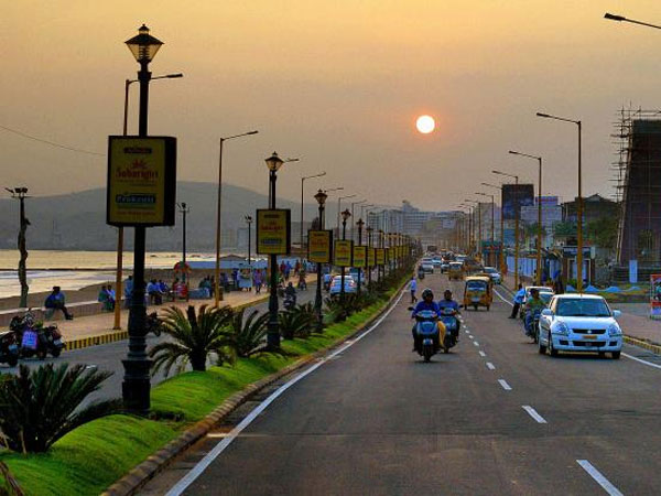 Newly Married couple harassed by 7 youth in Visakha beach Newly Married couple harassed by 7 youth in Visakha beach