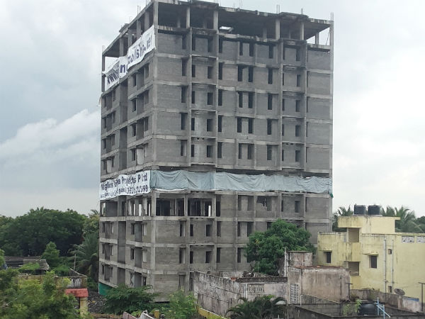 నిర్మాణ లోపమే కారణం