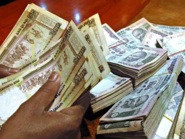 Rumours of ban on Rs 10 coins trigger panic in Odisha Rumours of ban on Rs 10 coins trigger panic in Odisha