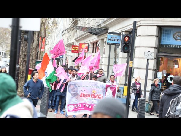 KCR deeksha divas celebrated grandly in london by TRS NRI sell KCR deeksha divas celebrated grandly in london by TRS NRI sell