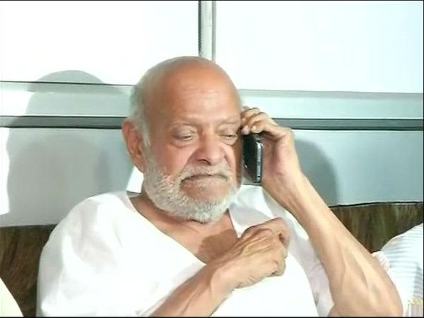 Mahatma Gandhi's grandson Kanu Gandhi dead Mahatma Gandhi's grandson Kanu Gandhi dead
