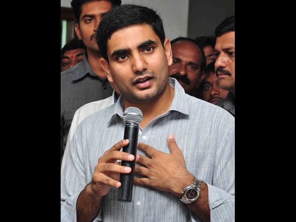 Lokesh's Clarification On Pics With Foreign Girls Lokesh's Clarification On Pics With Foreign Girls