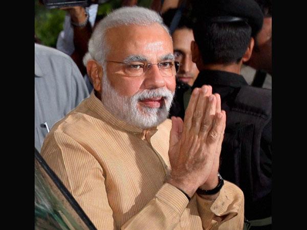 modi congratulate simple marrage gujarat couple modi congratulate simple marrage gujarat couple