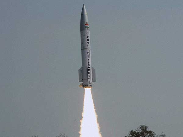 India successfully conducts twin trial of Prithvi-II missile India successfully conducts twin trial of Prithvi-II missile
