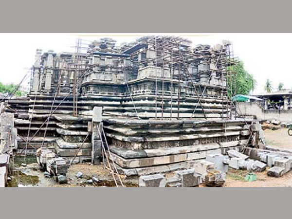 Historical constructions neglected in Warangal Historical constructions neglected in Warangal