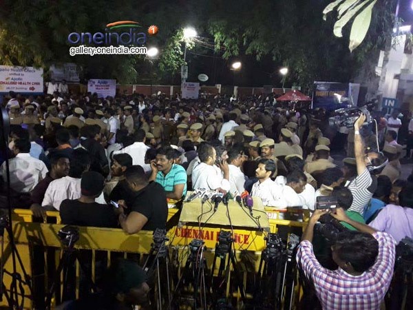 జయ సోదరి కుమార్తె పరామర్శ