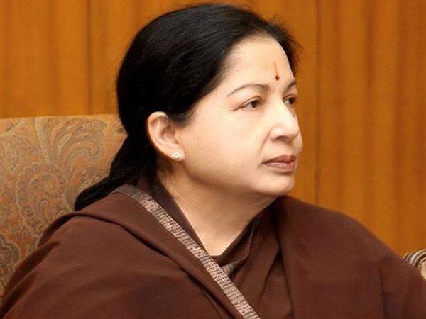 ఆమె చేతుల్లోకి