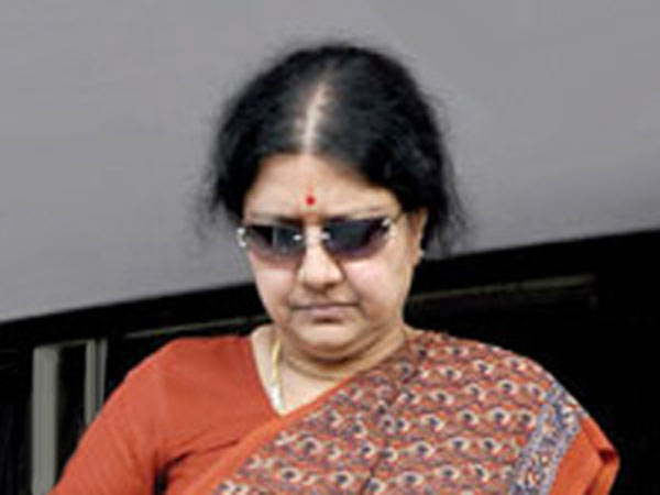 ఆర్కే నగర్ నుంచి పోటీ.. ఆమె కనుసన్నుల్లోనే