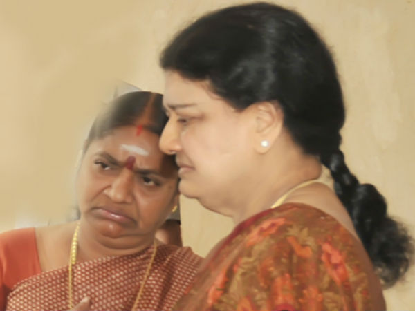 ఆమె చేతుల్లోకి వెళ్లవద్దని..