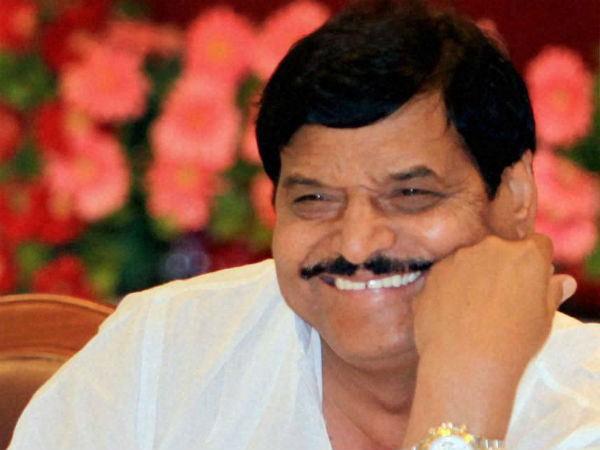 నేర రాజకీయాలకు దూరంగా ఉండే వారికే టిక్కెట్లకు శివపాల్ చెక్