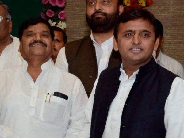 మంత్రి పదవులను తొలగించినవారికి టిక్కెట్లు