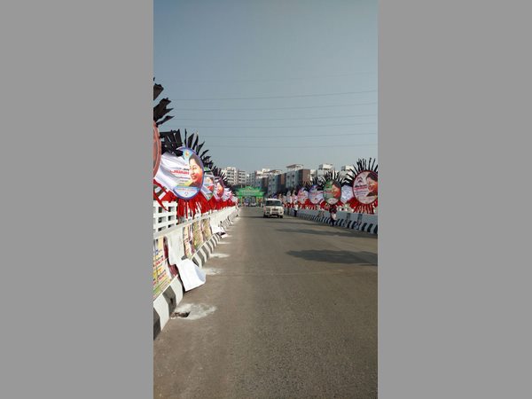 పన్నీరు సెల్వం పేరుకే..