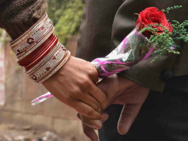 భాజ భజంత్రీలు లేకుండానే వివాహం