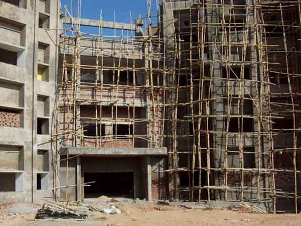 రియల్ ఏస్టేట్ పెరుగుతోందా తగ్గుతోందా