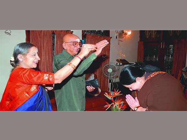 Tamil Nadu former Chief Minister Jayalalithaa and Cho Ramaswamy Tamil Nadu former Chief Minister Jayalalithaa and Cho Ramaswamy