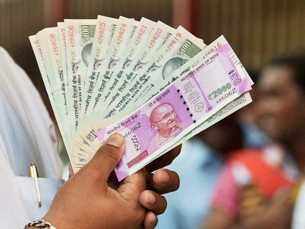 18 held for facilitating notes exchange, Rs 1.44 crore seized 18 held for facilitating notes exchange, Rs 1.44 crore seized