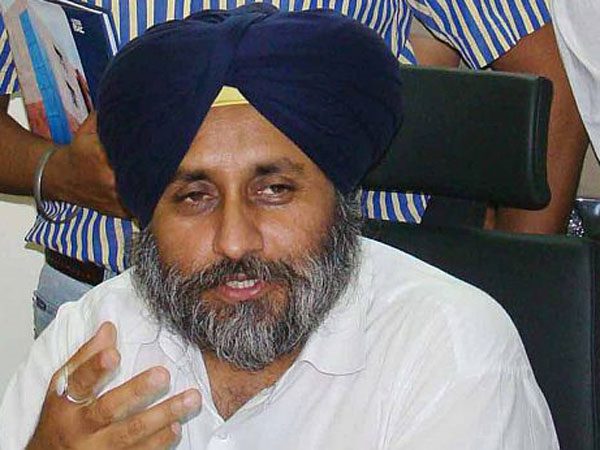 సిక్కులను ఊచకోత కోసిన పార్టీలో..