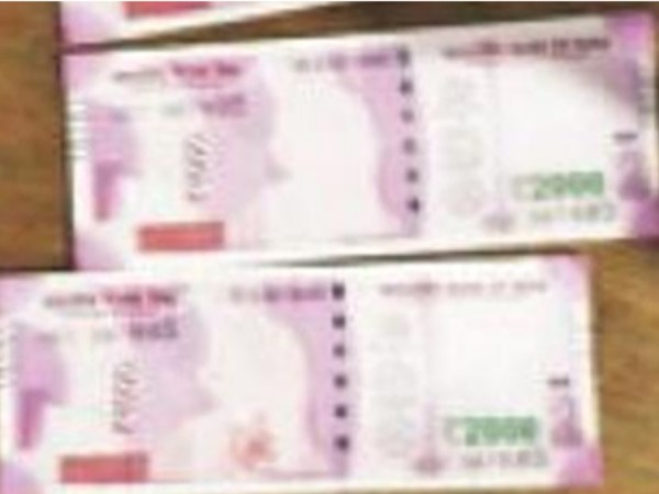 MP farmers get 'genuine' Rs 2000 notes sans image of Mahatma Gandhi MP farmers get 'genuine' Rs 2000 notes sans image of Mahatma Gandhi