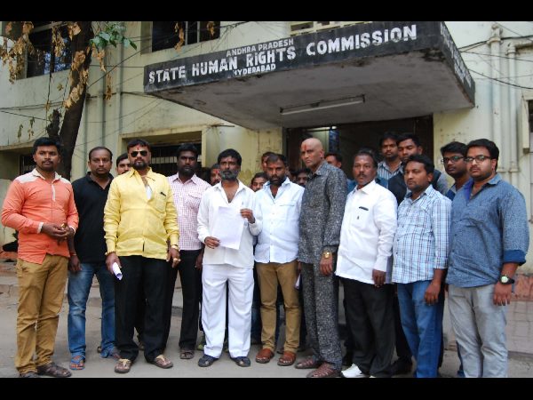 హెచ్ ఆర్ సి ని ఆశ్రయించిన కుటుంబసభ్యులు