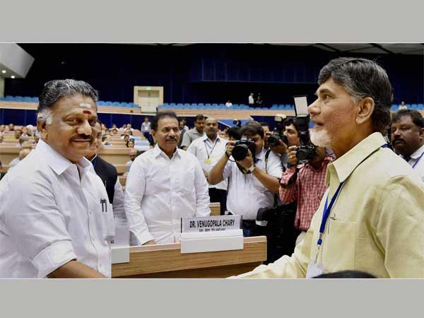 Panneer selvam going to meet CM Chandrababu Naidu Panneer selvam going to meet CM Chandrababu Naidu