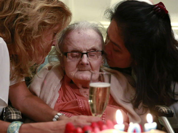 Journalist Clare Hollingworth, who broke news of WW II, dies Journalist Clare Hollingworth, who broke news of WW II, dies