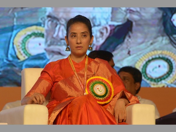 ఇంటా, బయటా ఇదే...
