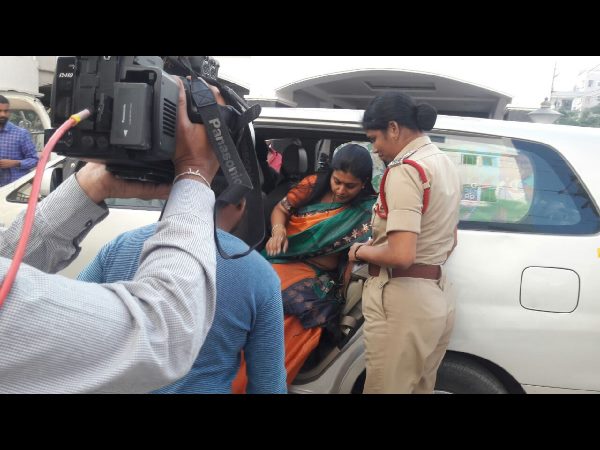 నాటకీయ పరిణామాలు